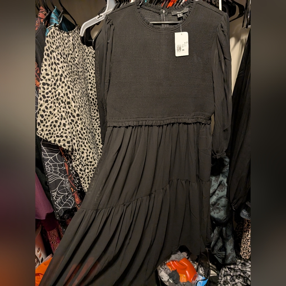 NWT Forever 21 Shirred Black Layered Midi Dress
